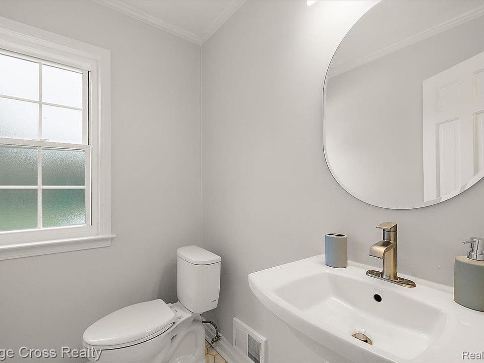 330 N Cranbrook Cross Rd, photo 16
