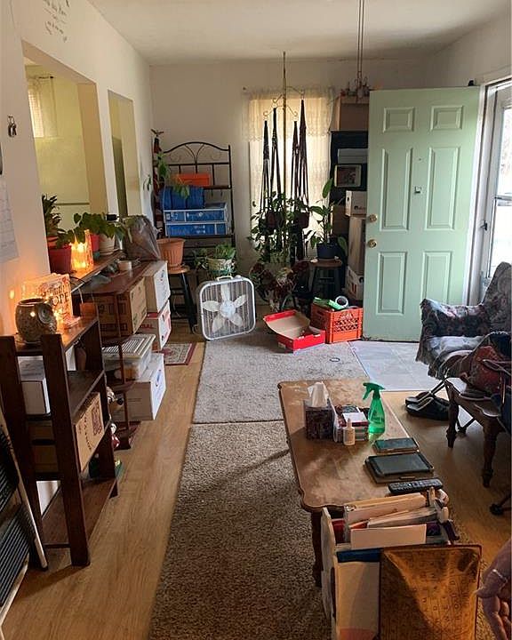 2nd image of 447 Paris Ave