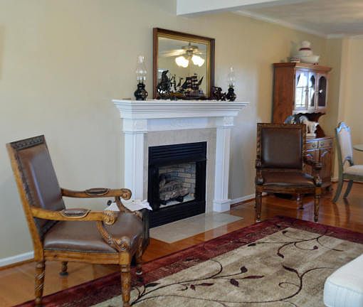 2nd image of 225 Sequoia Cir NW