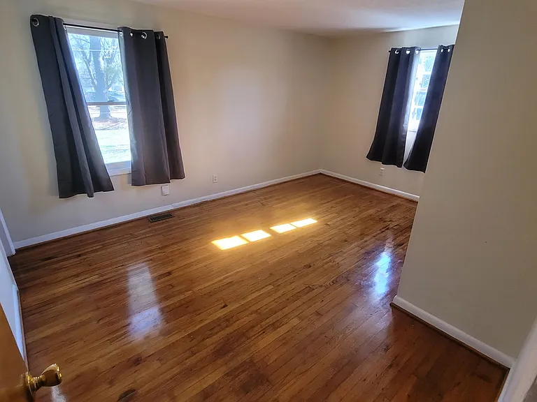 5137 Raynor Rd — Photo 10
