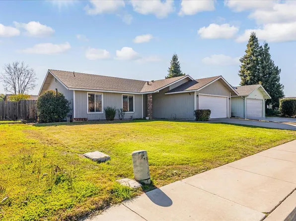 1751 W Westfield Avenue, Porterville, CA 93257