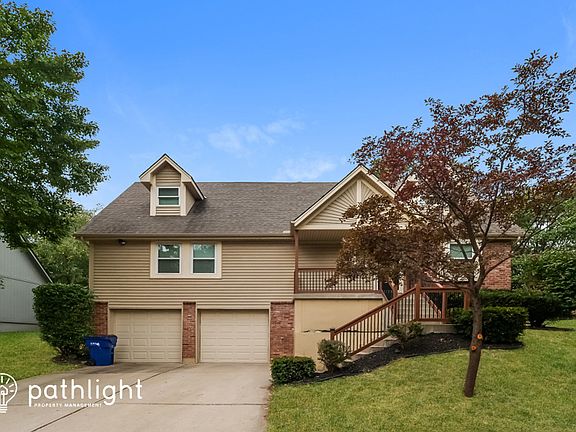 5th image of 3204 S Black Forest Ave