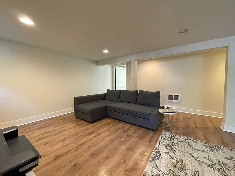 210 N Failing St — Photo 3