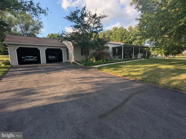 8045 Shank Hess Rd, Waynesboro, PA 17268