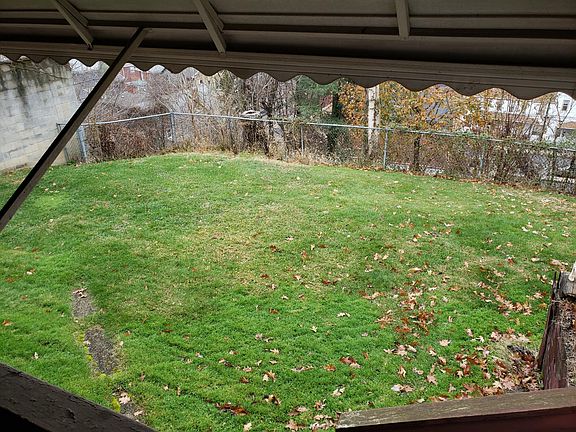 2nd image of 333 Greenwood Pl #1