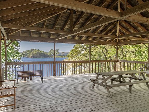4th image of 70 Waters Edge Rd