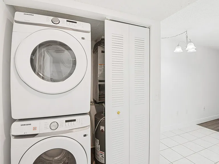 In-Unit Washer & Dryer