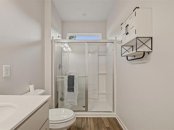 3rd image of 1 Longbrooke Dr