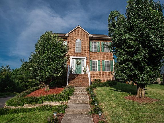 2nd image of 1343 Cedar Hl