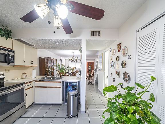 4th image of 5082 W 12th Ln #D-12