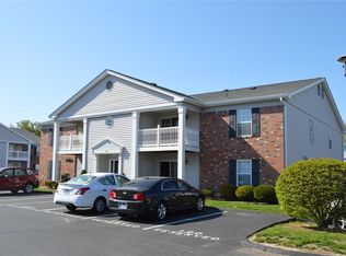 10 Berview Cir APT B, Saint Louis, MO 63129