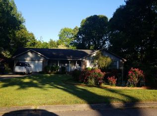 40 Country Roads Cir, Stockbridge, GA 30281