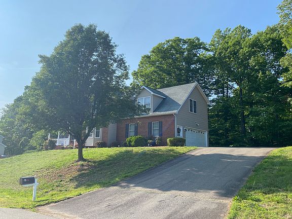 2nd image of 9 Oleander Dr