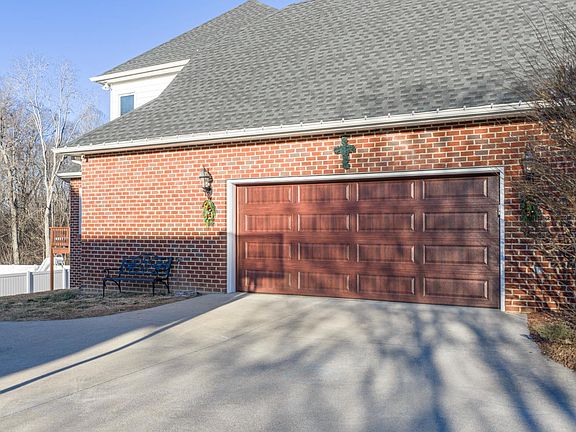 3rd image of 1136 Jefferson Drive West