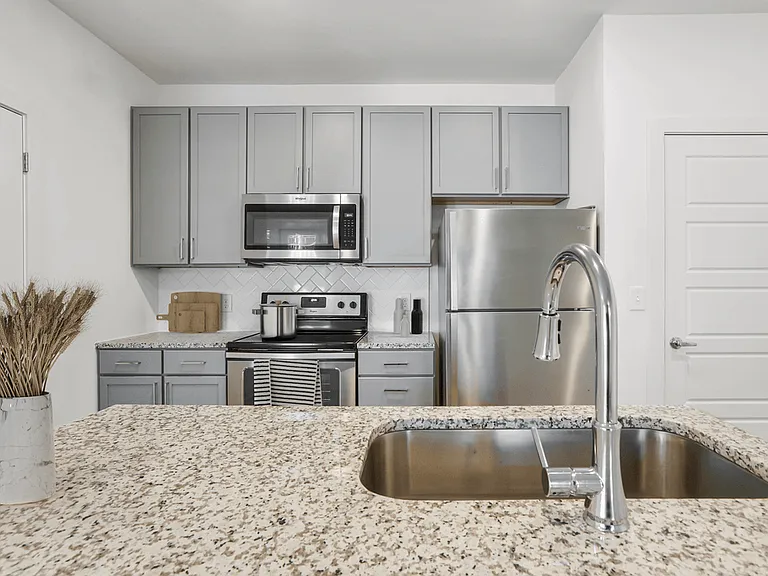The Darby Apartments — Photo 29