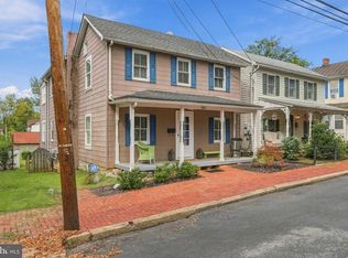 304 E Congress St, Charles Town, WV 25414