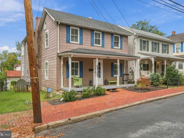 304 E Congress St, Charles Town, WV 25414