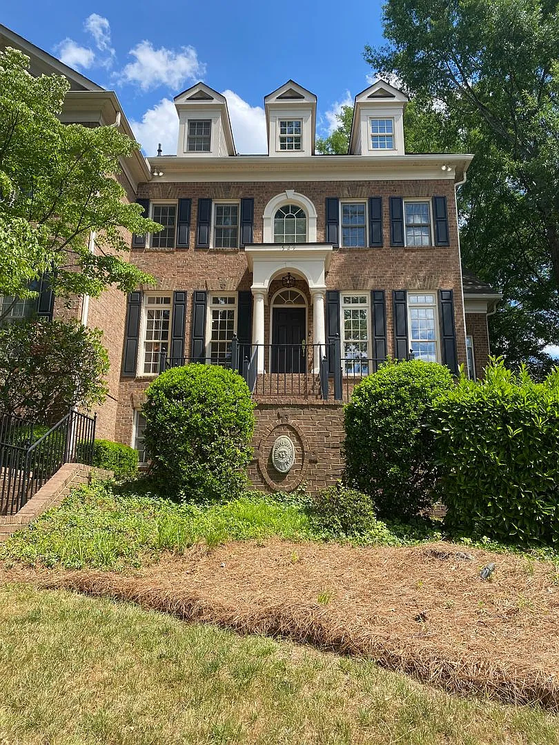 Building Photo - 529 Queens Rd