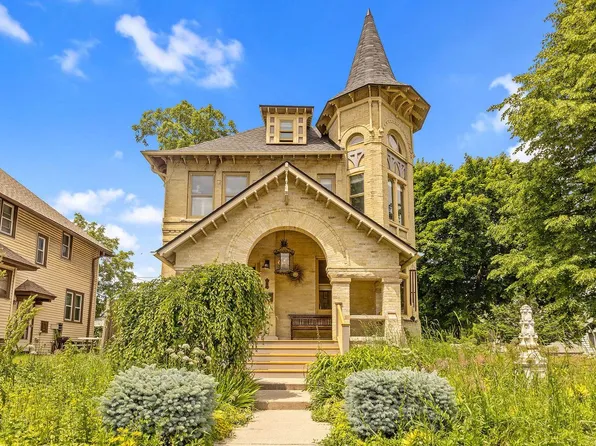 3402 West Saint Paul AVENUE, Milwaukee, WI 53208