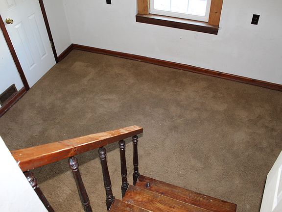 3rd image of 209 W Cumberland St