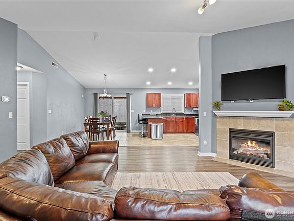 5th image of 11831 93rd Avenue Ct E