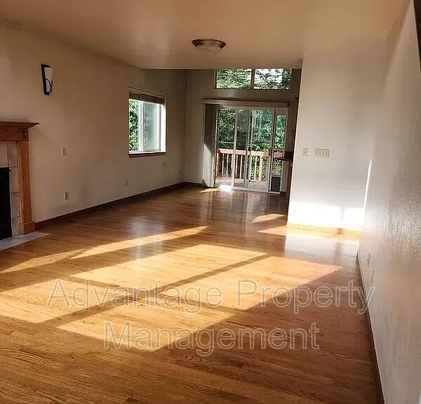 494 Nandina St — Photo 2