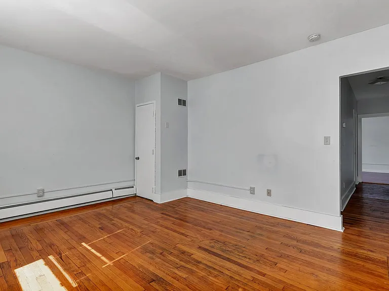 1375 Chapel St — Photo 5