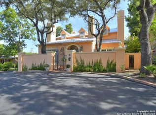 105 Canterbury Hill St, Terrell Hills, TX 78209