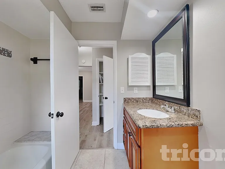 6160 Rockefeller Ave — Photo 9