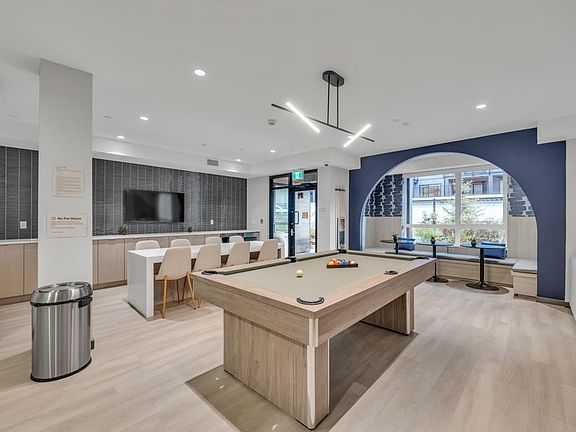 3rd image of 629 Cottonwood Ave #304