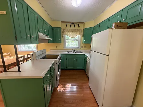 17 Wolf Rd #1 Photo 1