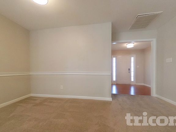 2nd image of 925 West Ave
