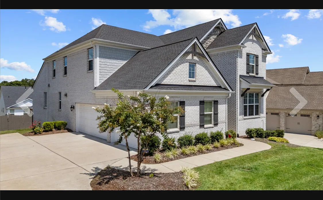4 bed, 2950 sqft, $2,800 — Photo 2