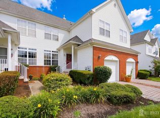 10 Wordsworth Ct, East Windsor, NJ 08520