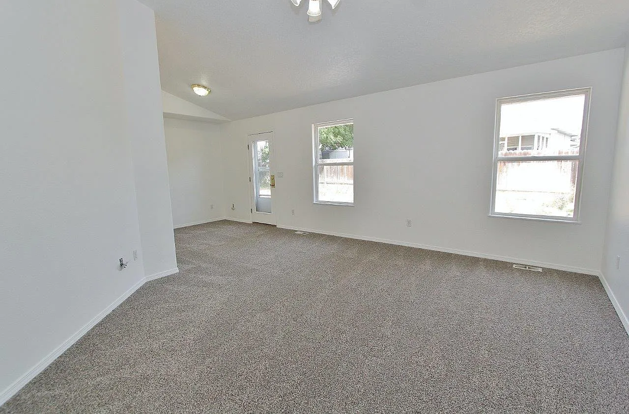 3 bed, 1438 sqft, $2,150 — Photo 3