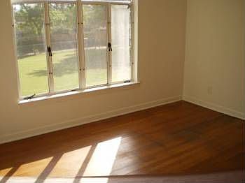 4th image of 122 Jeanette Dr