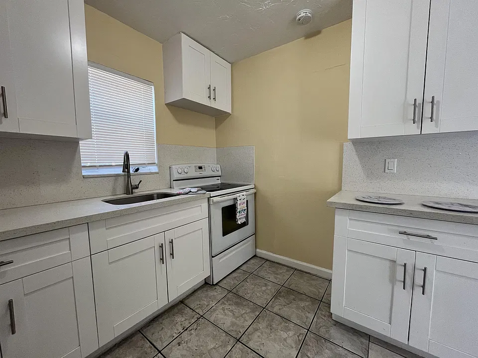 5600 NW 15th St