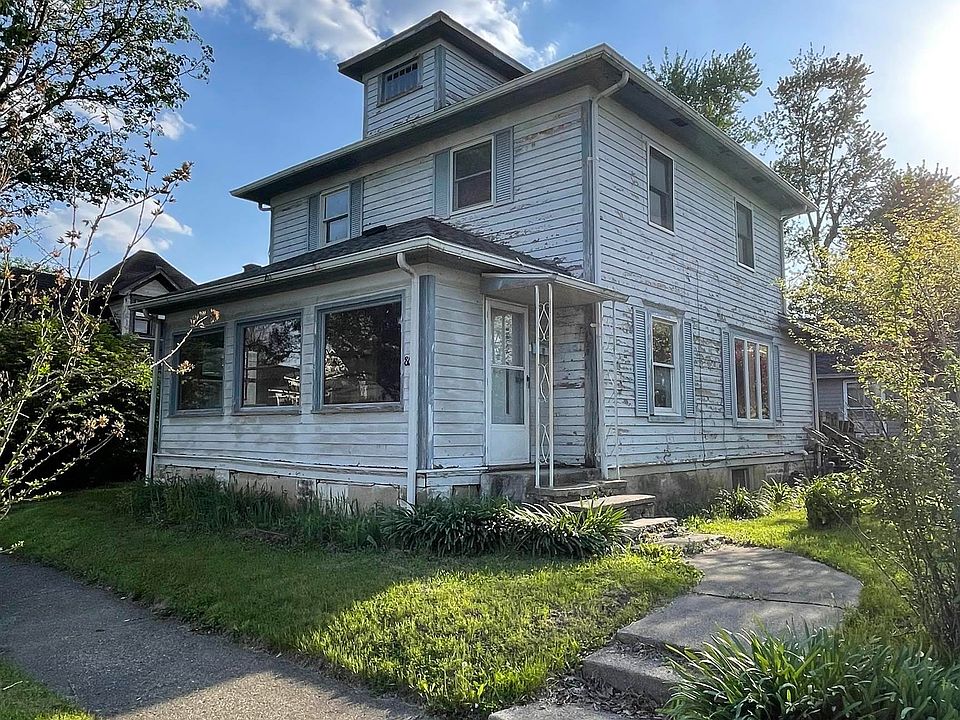 2nd image of 803 S Webster St