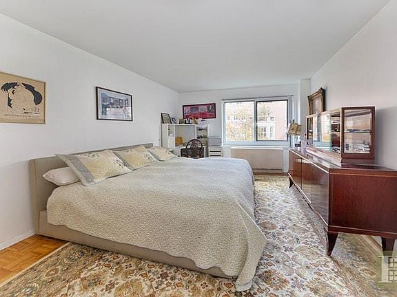 4th image of 100 W 89th St APT 4M