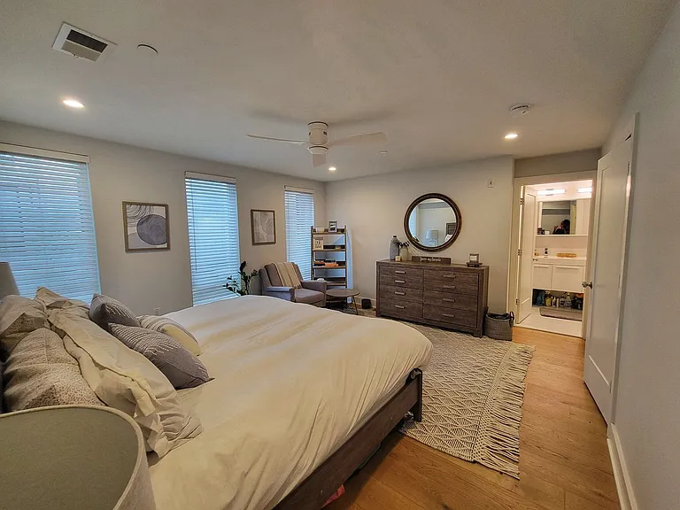 212 Bainbridge St #3 — Photo 9