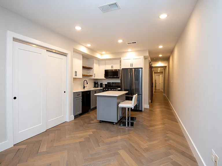 1457 Girard St NW #1 — Photo 2