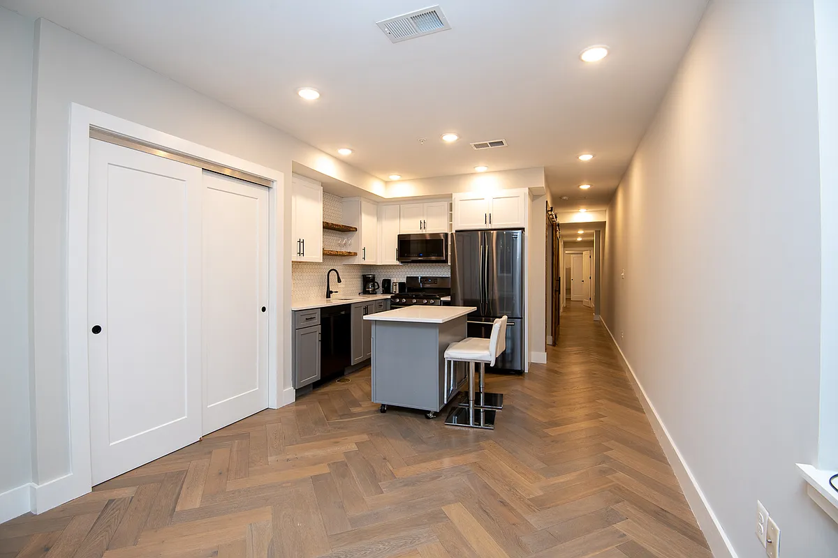 Building Photo - 1457 Girard St NW #1