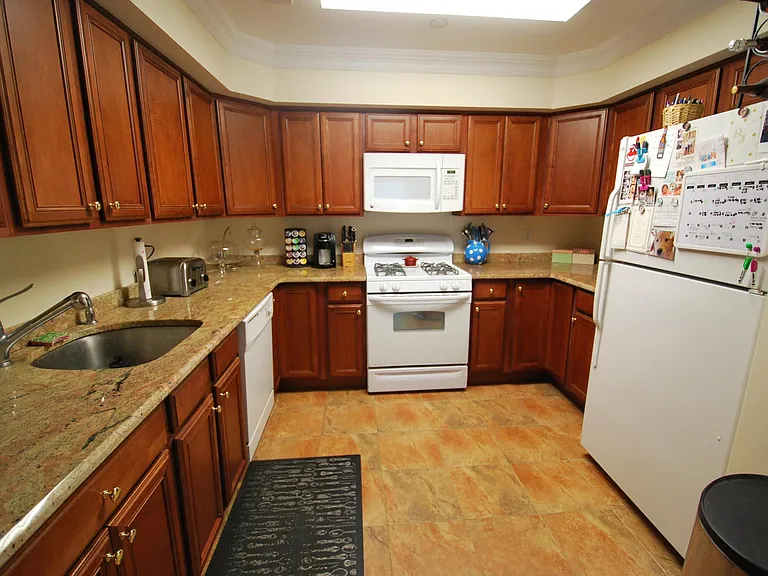 218 Main St #102 — Photo 1