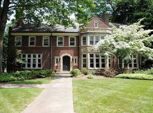 2871 Attleboro Rd, Shaker Heights, OH 44120