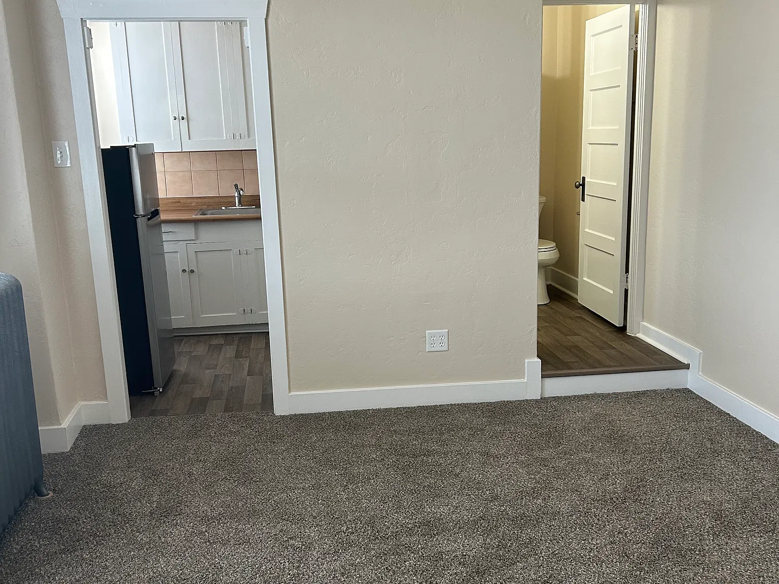 Studio, 300 sqft, $735 — Photo 4