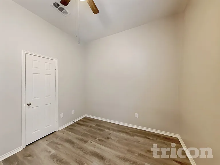 1110 Wayne Ave — Photo 13