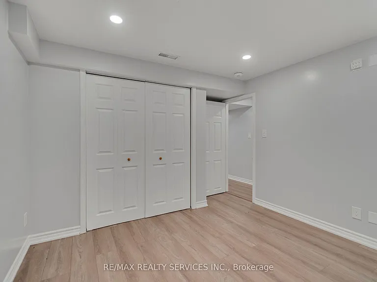 28 Manzanita Cres #BASEMENT — Photo 14