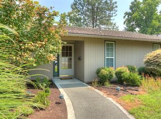 1450 Honeysuckle Ave, Medford, OR