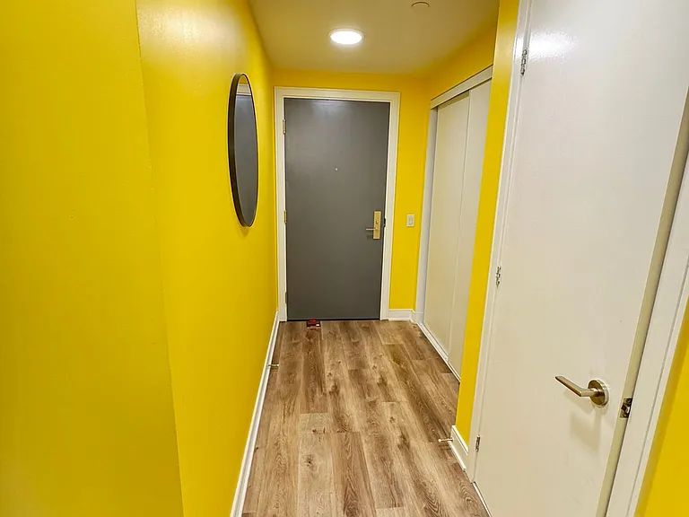 86 Dundas St E #302 — Photo 8