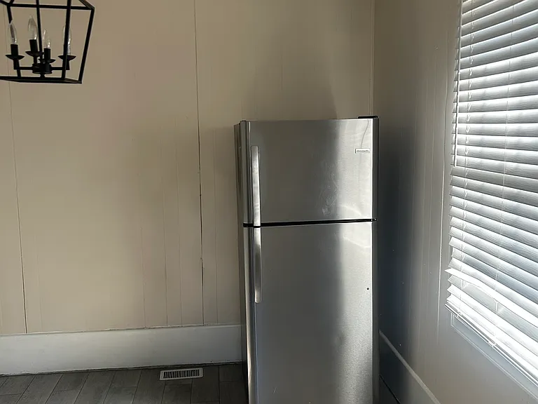 49 Ash St NE — Photo 5